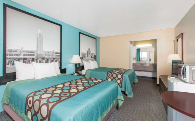Super 8 by Wyndham Sallisaw
