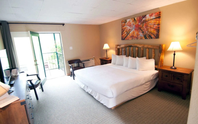 Tremont Lodge & Resort