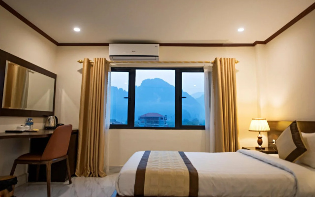 Premier Vang Vieng Hotel