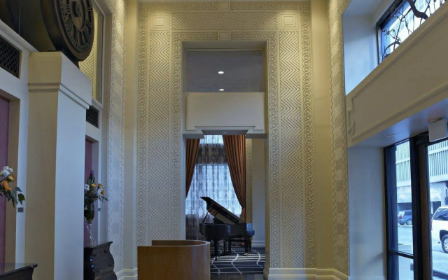 Hu. Hotel