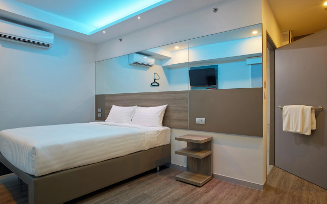 Easy Planet Bangkok Surawong