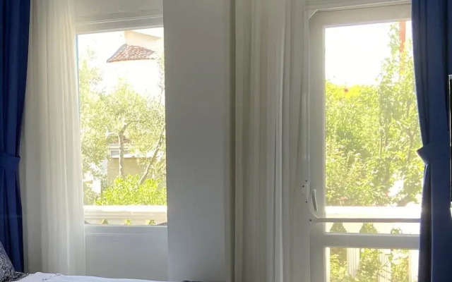 Ezer Hotel