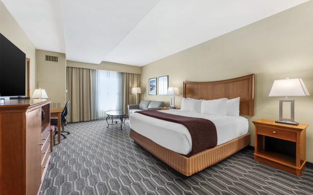 Best Western Plus Swiss Chalet Hotel & Suites