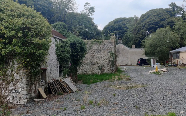 Lovely 4-bed Property in Mullaghbawn