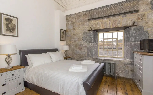 2 Bed- Pureserviced Royal William Yard