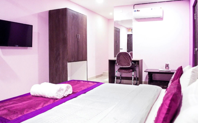 Sri Sai Suites by OYO Rooms
