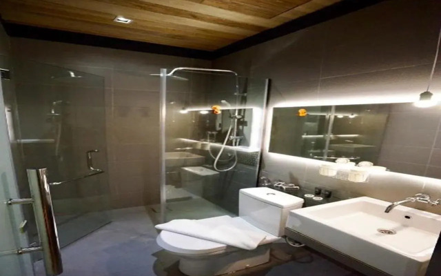 Chaos Boutique Hotel