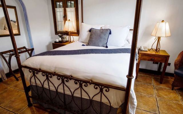 Casa Encantada by Porta Hotels
