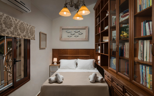 Villa Splantzia-heated Pool-garden-2 min Chania Port