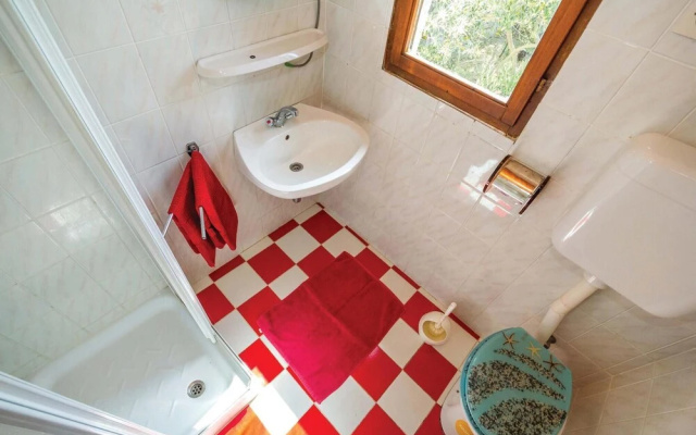 Stunning Home in Cesarica With Wifi and 3 Bedrooms