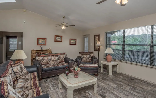 Chelsea House - Three Bedroom Cabin