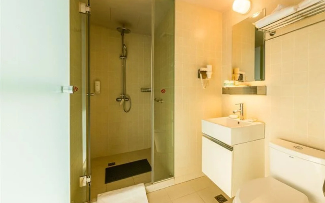 Jinshang Light Residence Hotel (Nanjing Jiangning Dongqi Road)
