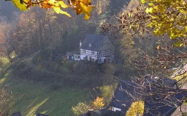 Haus im Wiesengrund