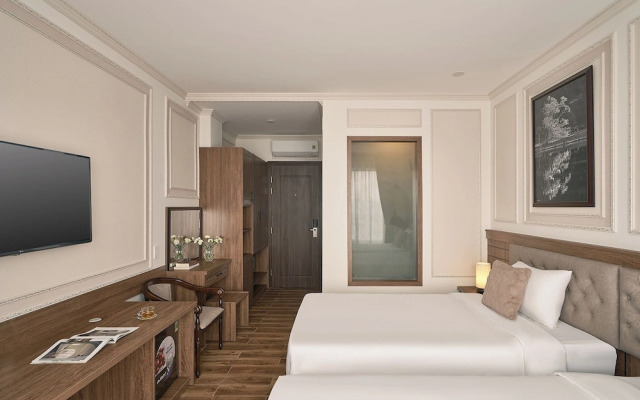 Hill Side Town Hotel