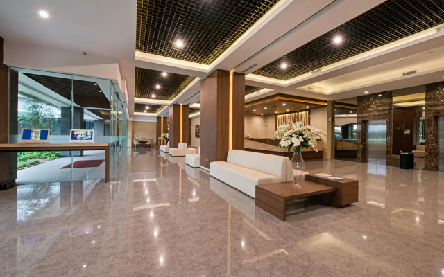 Grand Whiz Hotel Poins Simatupang Jakarta