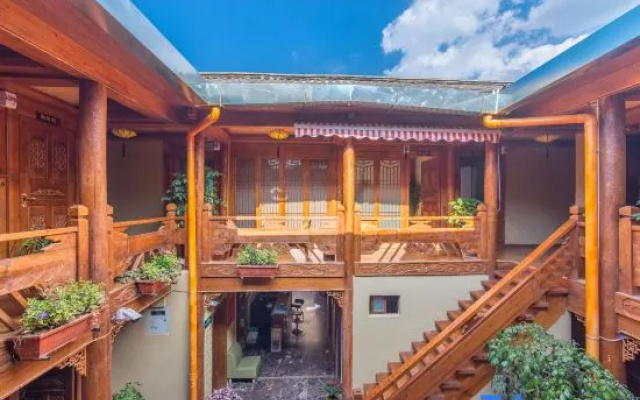 Lijiang Nanyang Humanistic Exquisite Courtyard Inn