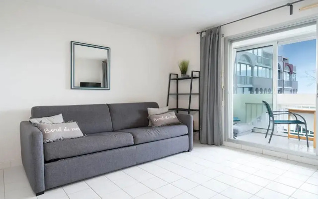 Cozy Beachside Apartment in Agde