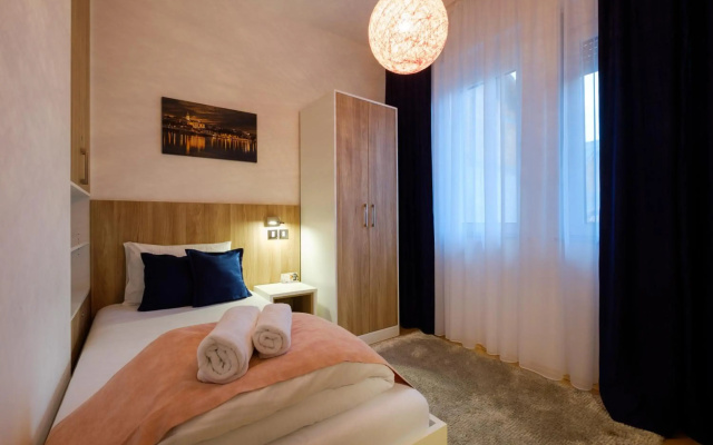 Airport Garni Hotel