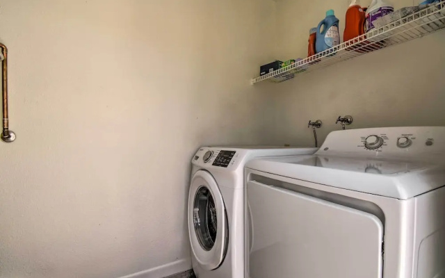 3 Mi to Mill Ave: Central Condo w/ Patio in Tempe