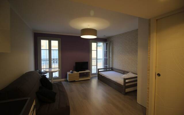 Апартаменты Nice Booking - Saleya Centre Studio комната для гостей