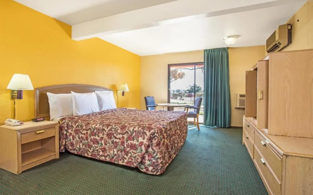 Travelodge By Wyndham Turlock
