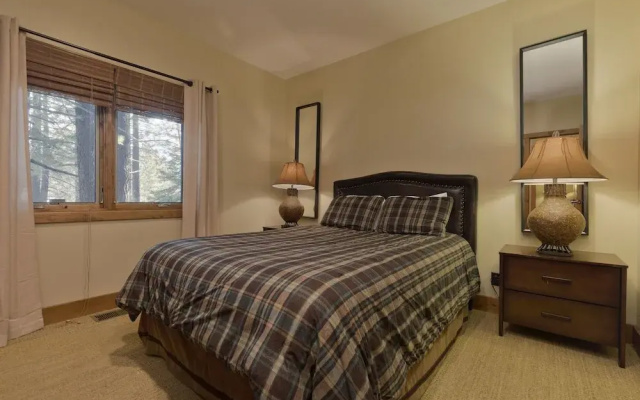 Stonegate #5 5 Bedroom Home by RedAwning