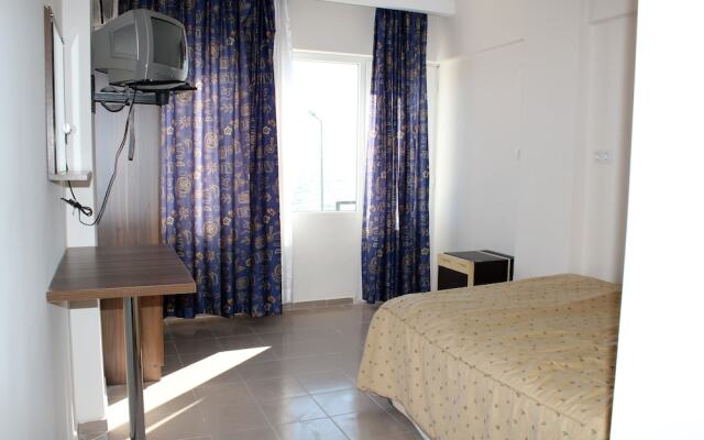 Отель Erdek Konuk Otel комната для гостей