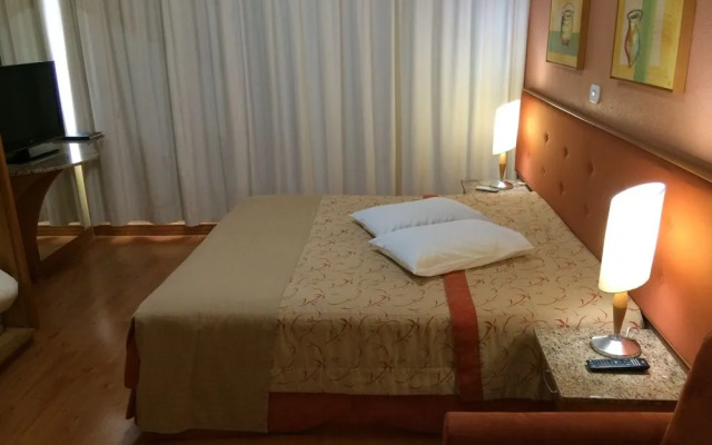 Harbor Regent Suites