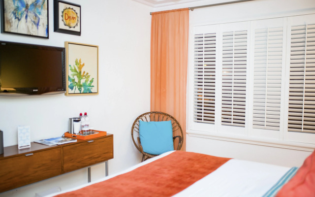 Отель Circa 39 Miami Beach by IHG