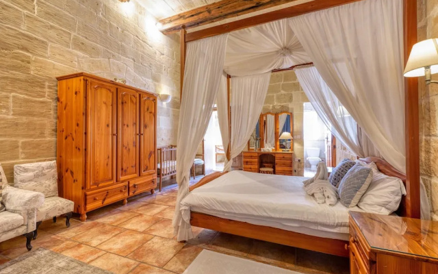 Ta'leli Pool Farmhouse in Gozo
