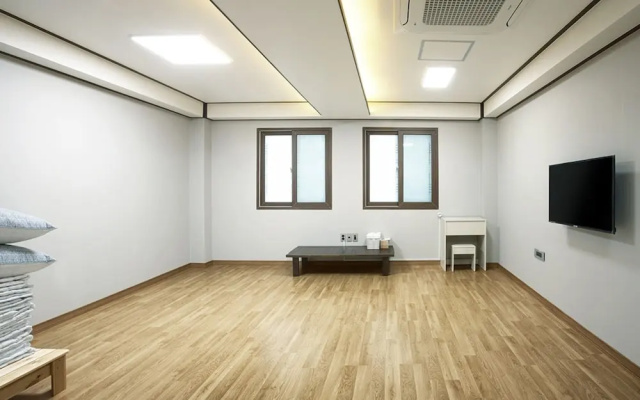 Busan Ohnpax Residence