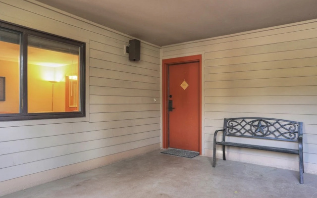 107 Ski Run 2 Bedroom Condo by RedAwning