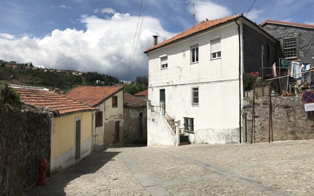 Отель Casas Do Castelo De Lamego Португалия, Ламего - отзывы, цены и фото номеров - забронировать отель Casas Do Castelo De Lamego онлайн вид на фасад