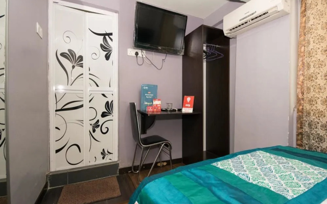 OYO 110 Cosmic Hotel