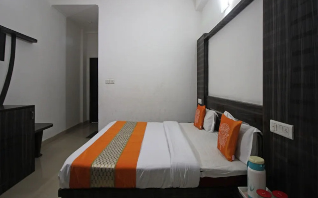 OYO 5093 Hotel Broadway