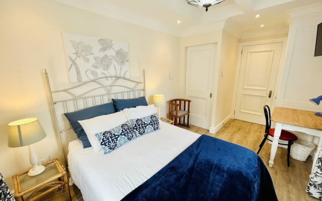Sunny Cove Manor