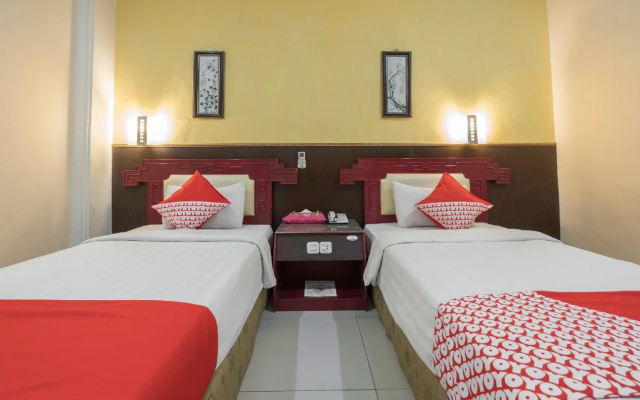 OYO 821 Hotel Dinasti