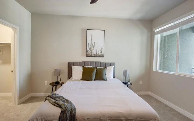 FRONTDESK Montreux Apts Northeast Phoenix