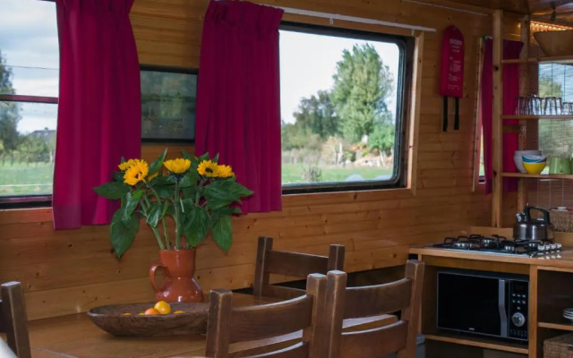 Houseboat Vinkeveen