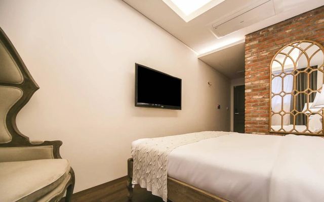 Kayla Hotel