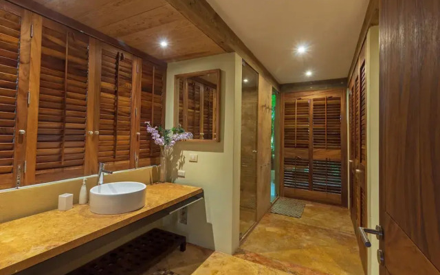 Sunny Vacation Villa 45