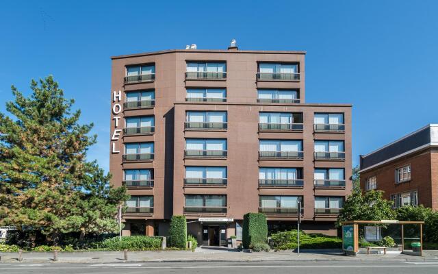 Hotel 322 Lambermont вид на фасад