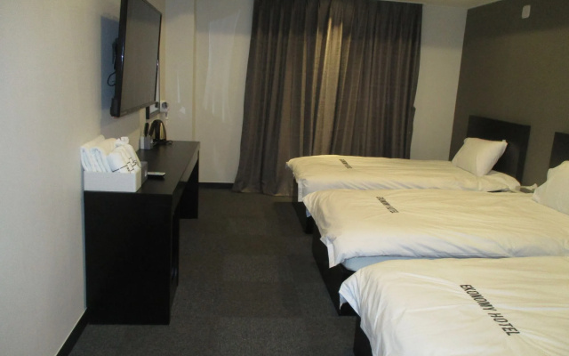 Persimmon Tourist Hotel