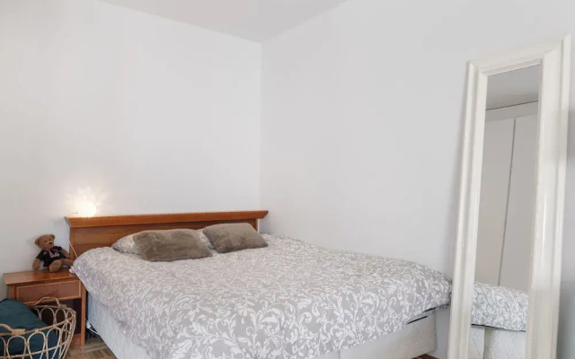 Bright Studio Apt. with Private Balcony