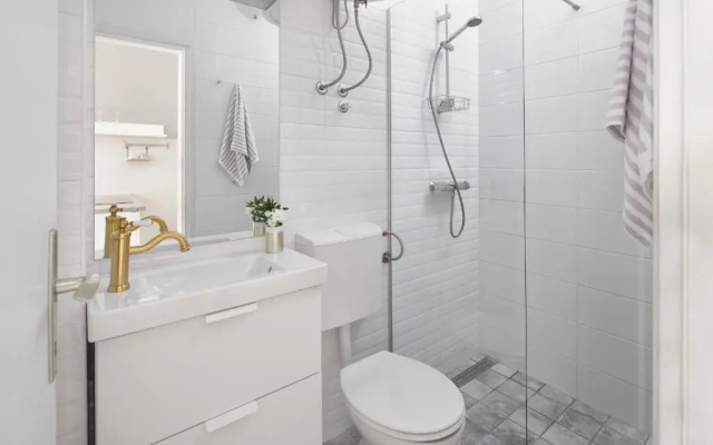 Studio apartment close to the sea - parking