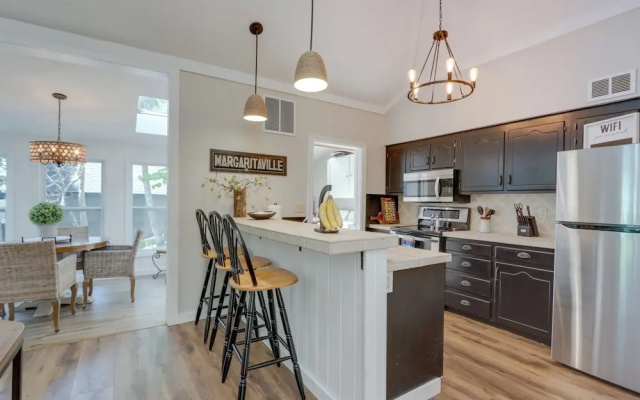 Spacious Decks & Dock: Margaritaville Home!