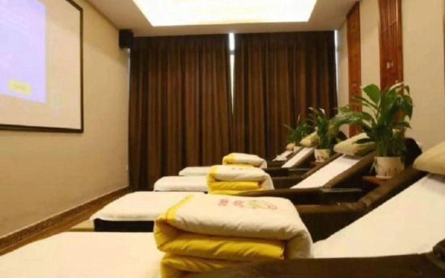 AiLinHotel (Sanya Bay Light Rail Station)