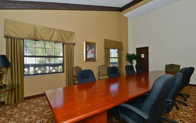 MainStay Suites