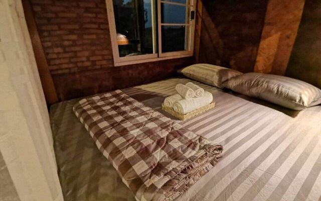 Gardenroom Home Stay and Cafe Suvarnabhumi