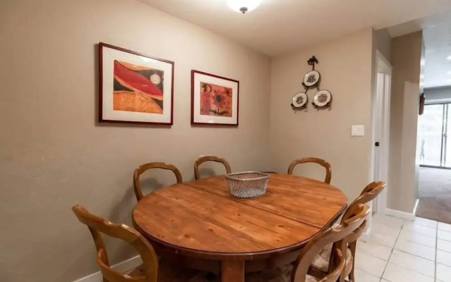 Condo with Outdoor Heated Pool and Free WiFi by RedAwning